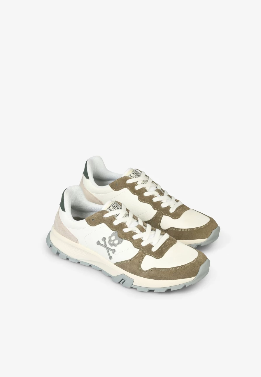"ScalpersCompany Men's Skull Print Sneakers with Durable Track Sole for Streetwear"