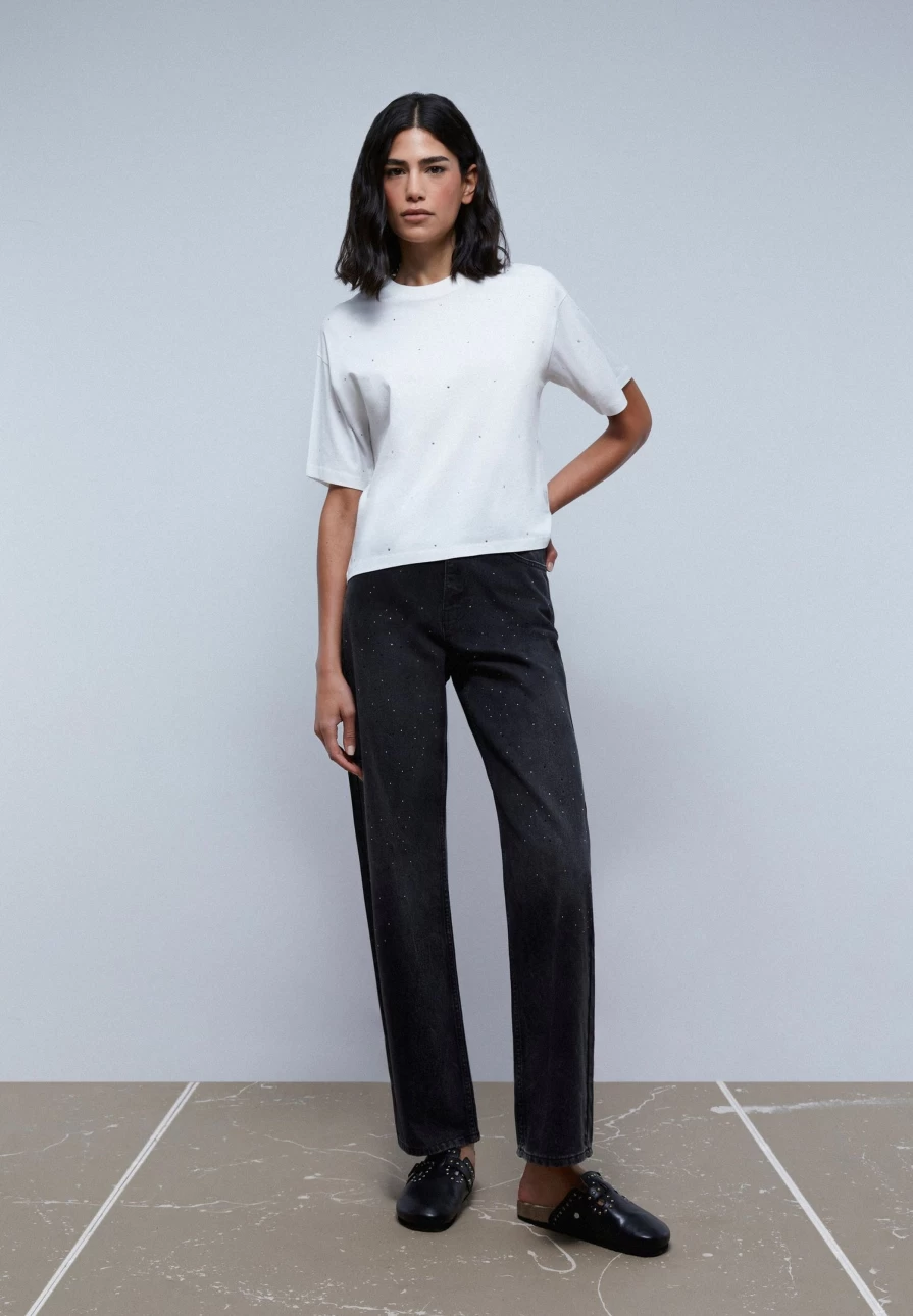 "ScalpersCompany Women's Stylish T-Shirt with Elegant Glass Detail Design"