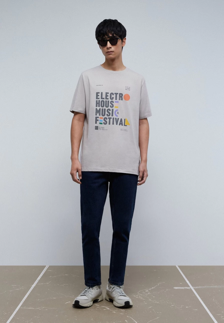 "ScalpersCompany Men's Grey Festival T-Shirt with Vintage Front Print"