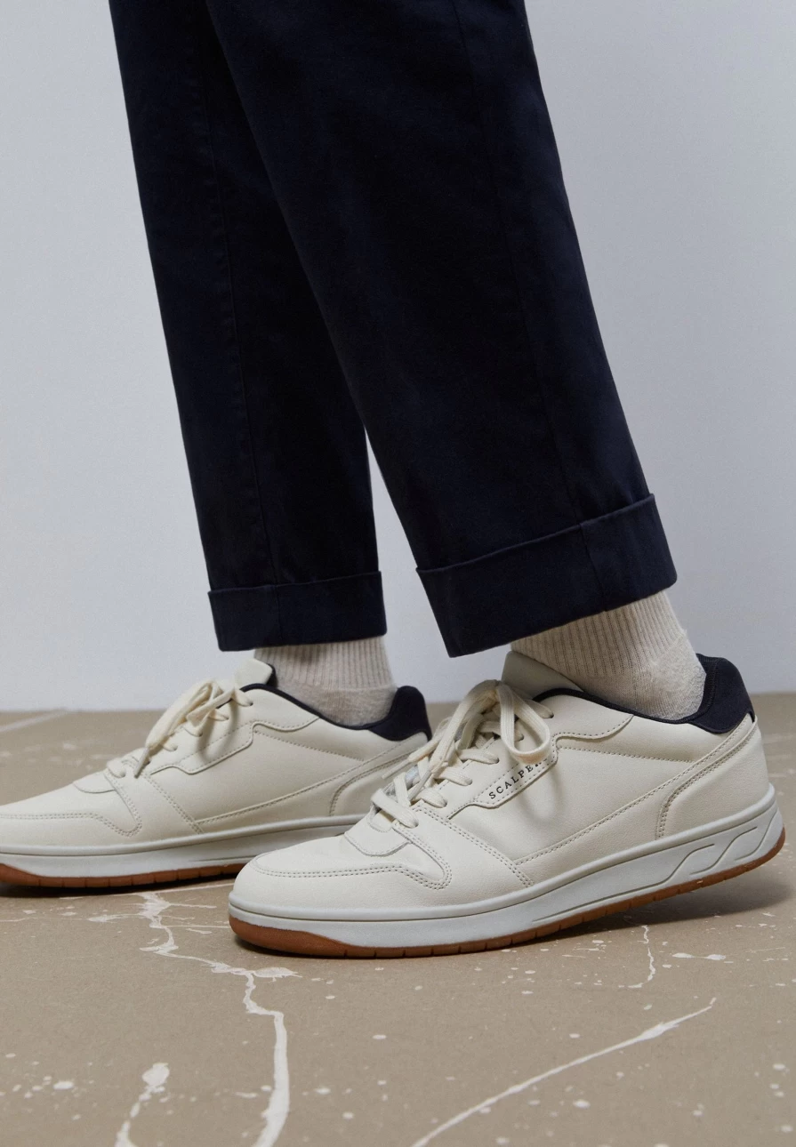 "ScalpersCompany Men's Logo Label Sneakers - Stylish & Comfortable Athletic Shoes"