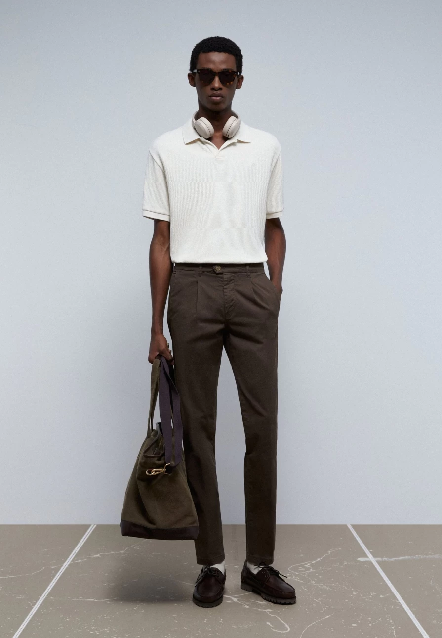"ScalpersCompany Men's Slim Fit Chino Pants with Darts for a Tailored Look"