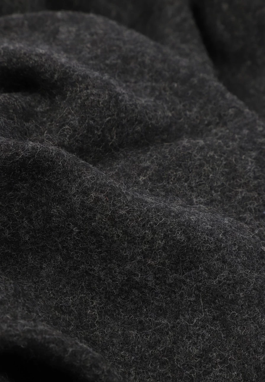 "ScalpersCompany Men's Luxury Italian Cashmere Scarf – Premium Winter Accessory"