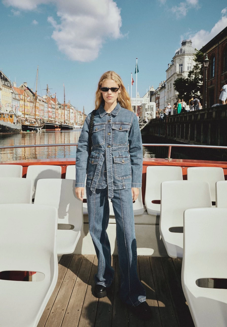 "Stylish Women's Denim Jacket with Adjustable Belt | ScalpersCompany Fashion"