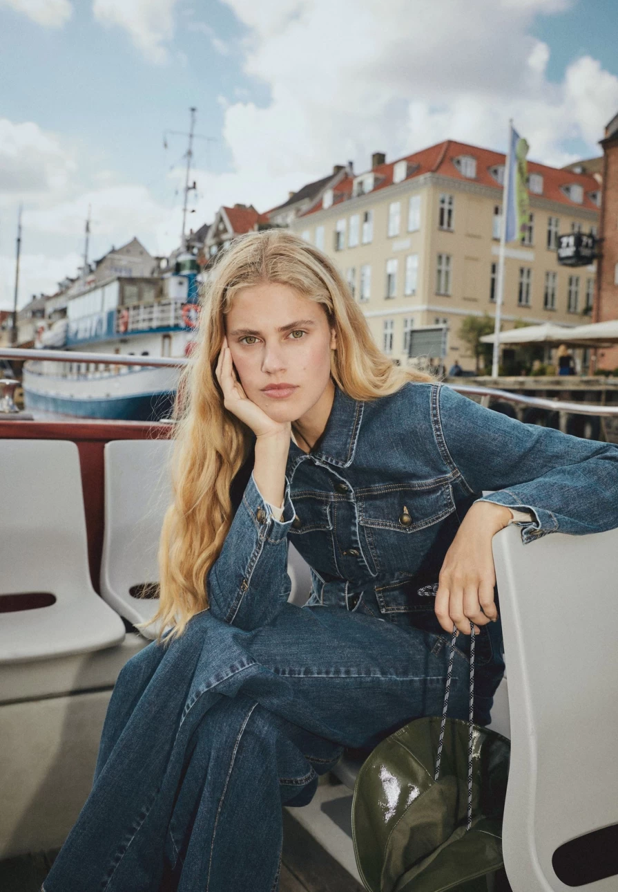 "Stylish Women's Denim Jacket with Adjustable Belt | ScalpersCompany Fashion"