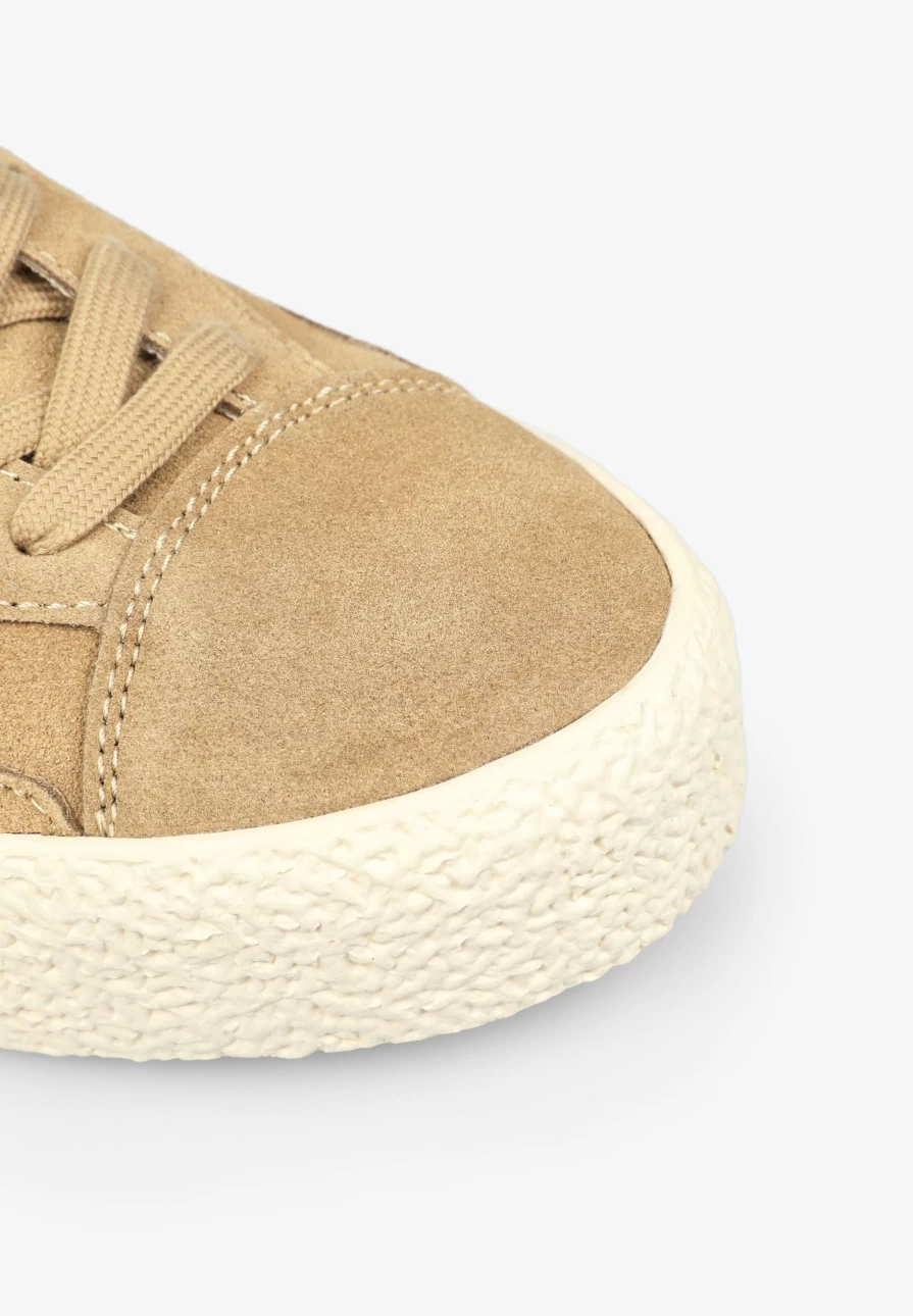 "ScalpersCompany Men's Low Top Sneakers with Bold Pronounced Sole for Style & Comfort"