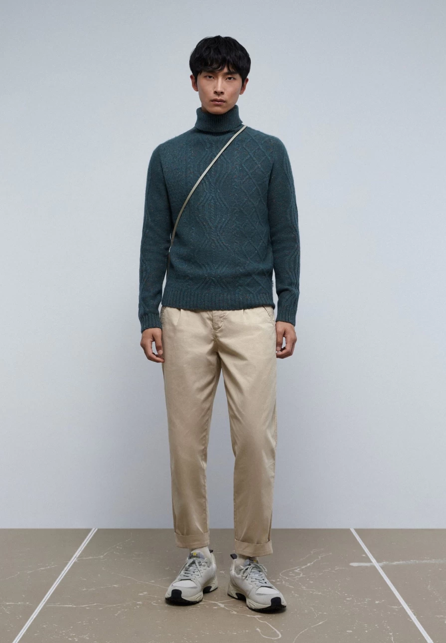 "ScalpersCompany Men's Merino Wool Turn-Down Collar Sweater - Soft Warm Knit Pullover"