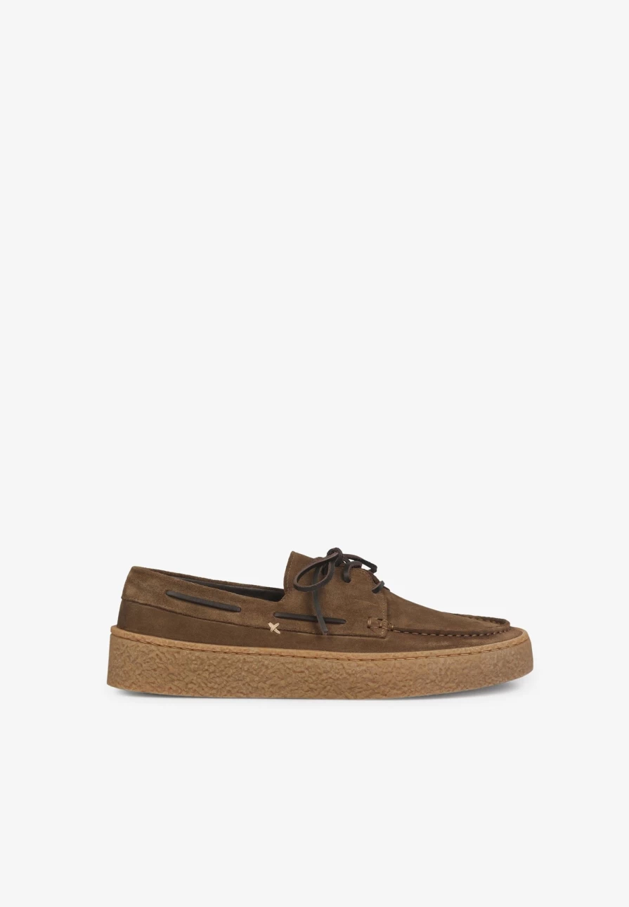 "ScalpersCompany Men's Wide Sole Split Suede Boat Shoes for Comfort and Style"
