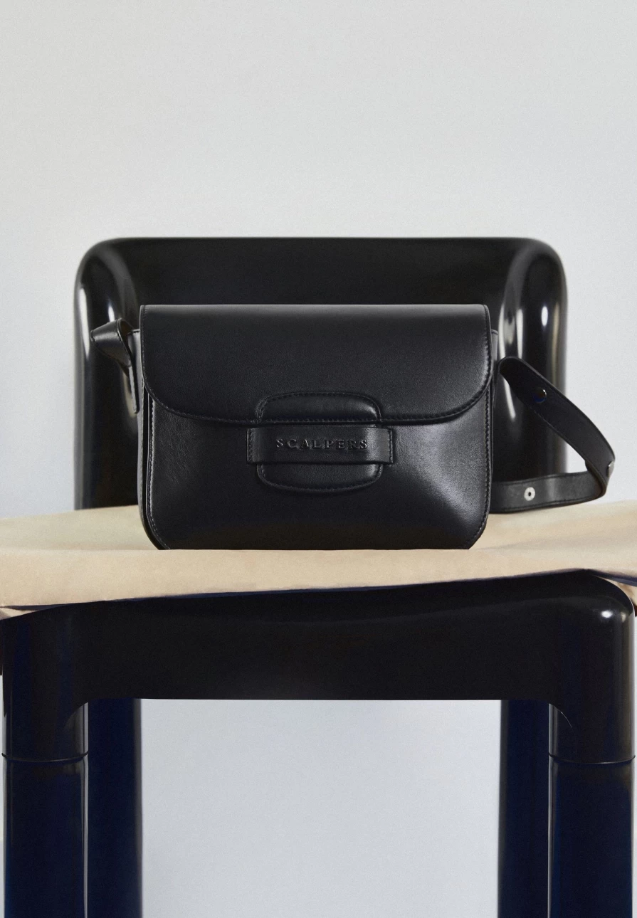 "ScalpersCompany Women's Leather Bag with Stylish Zip Detail - Premium Handbag for Women"