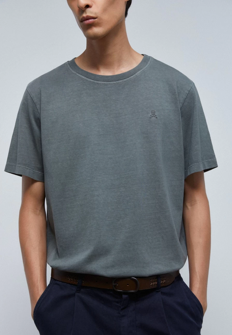 "ScalpersCompany Men's Basic Skull Print T-Shirt - Edgy Streetwear Tee for Men"