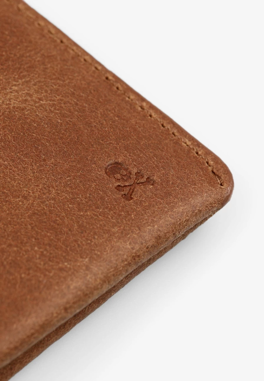 "ScalpersCompany Men's Vintage Faded Leather Wallet for Everyday Use"