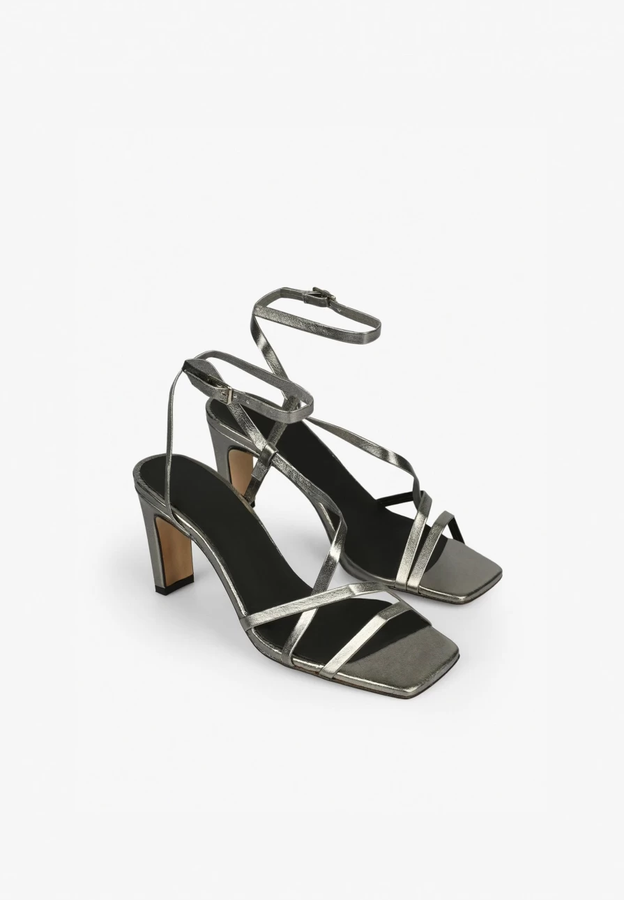 "ScalpersCompany Women's Silver Sandals – Stylish & Comfortable Footwear"