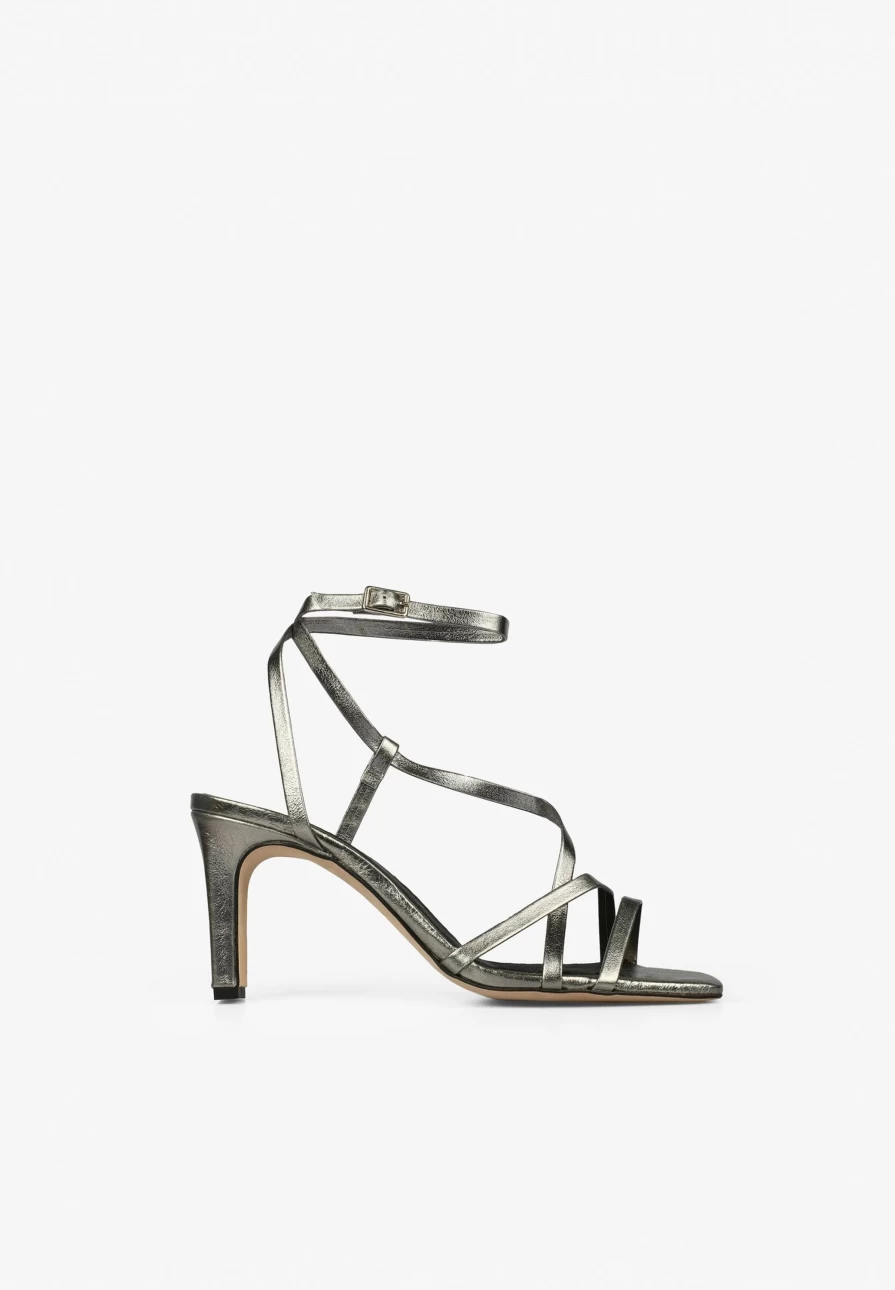 "ScalpersCompany Women's Silver Sandals – Stylish & Comfortable Footwear"
