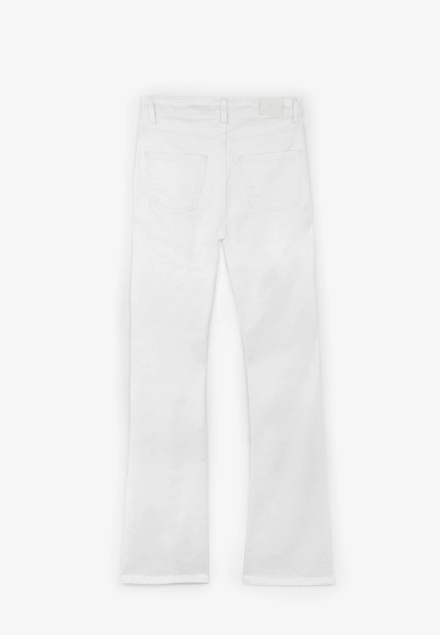 "ScalpersCompany Women's White Bootcut Jeans - Stylish & Comfortable Fit"