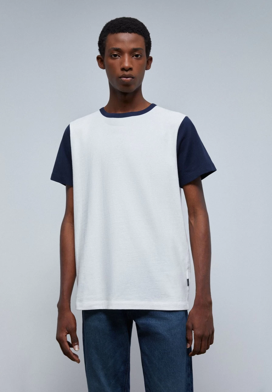 "ScalpersCompany Men's Off White Contrast Sleeve T-Shirt | Stylish Casual Tee"