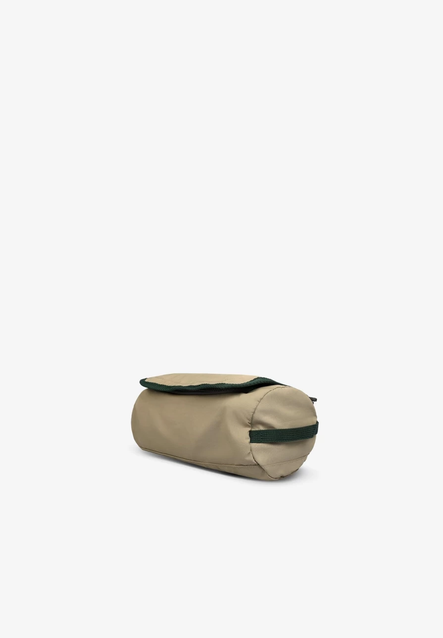 "ScalpersCompany Men's Toiletry Bag with Secure Flap Fastening - Travel Organizer for Toiletries"