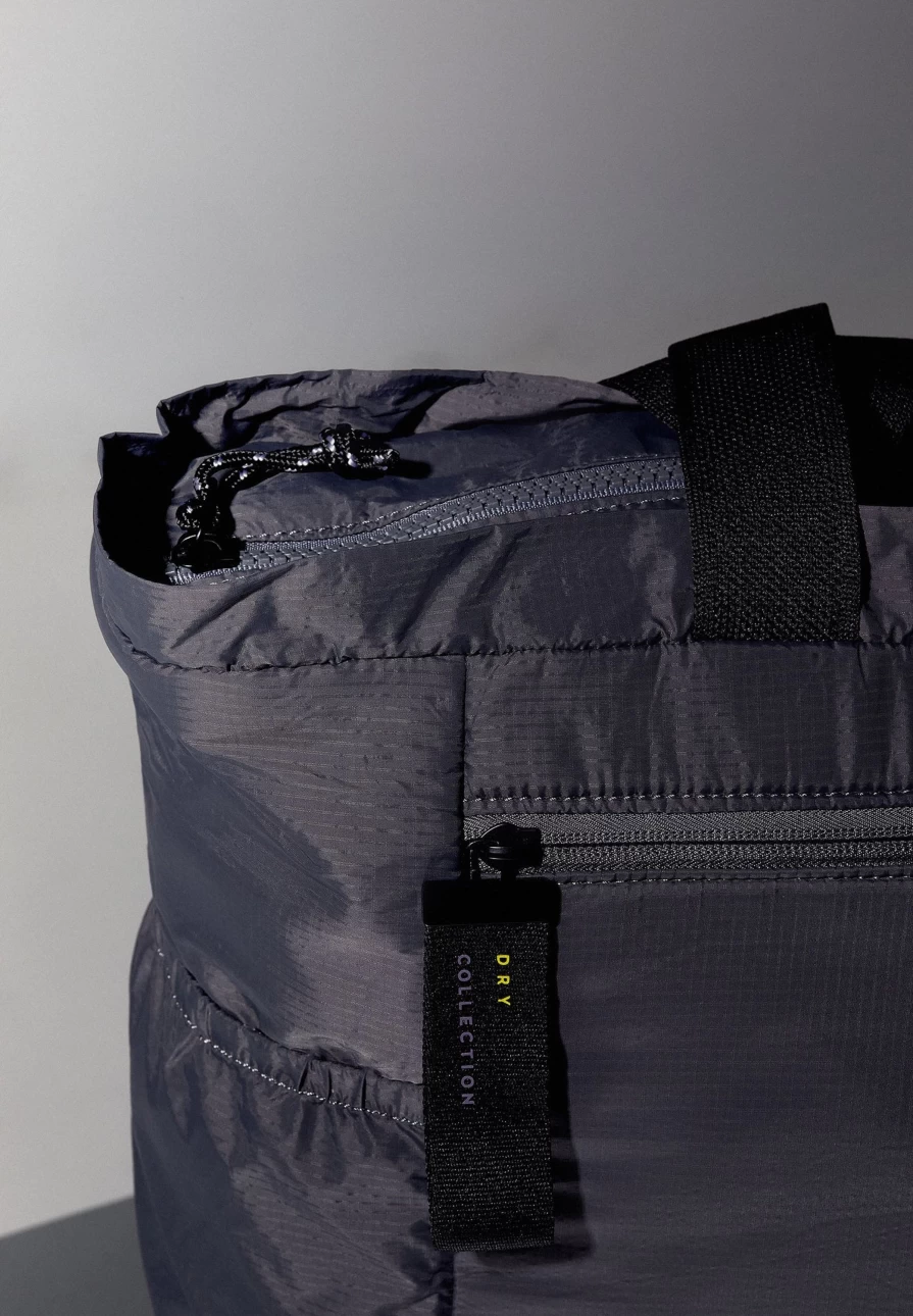 "ScalpersCompany Men's Durable Backpack Bag for Travel & Work – Stylish & Functional Design"