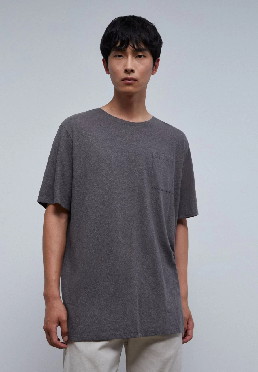 "ScalpersCompany Men's Dark Grey Rustic Pocket T-Shirt - Casual Comfort Fit Tee"