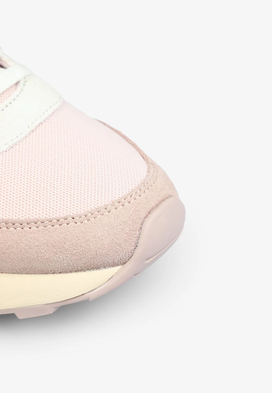 "ScalpersCompany Women's Metallic Detail Sneakers - Stylish Fashion Footwear for Women"