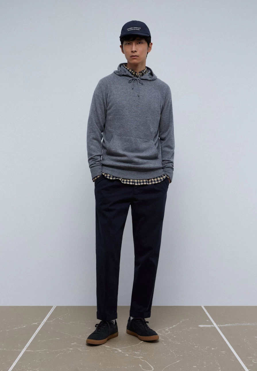 "ScalpersCompany Men's Merino Wool Hooded Sweater – Premium Comfort & Style"
