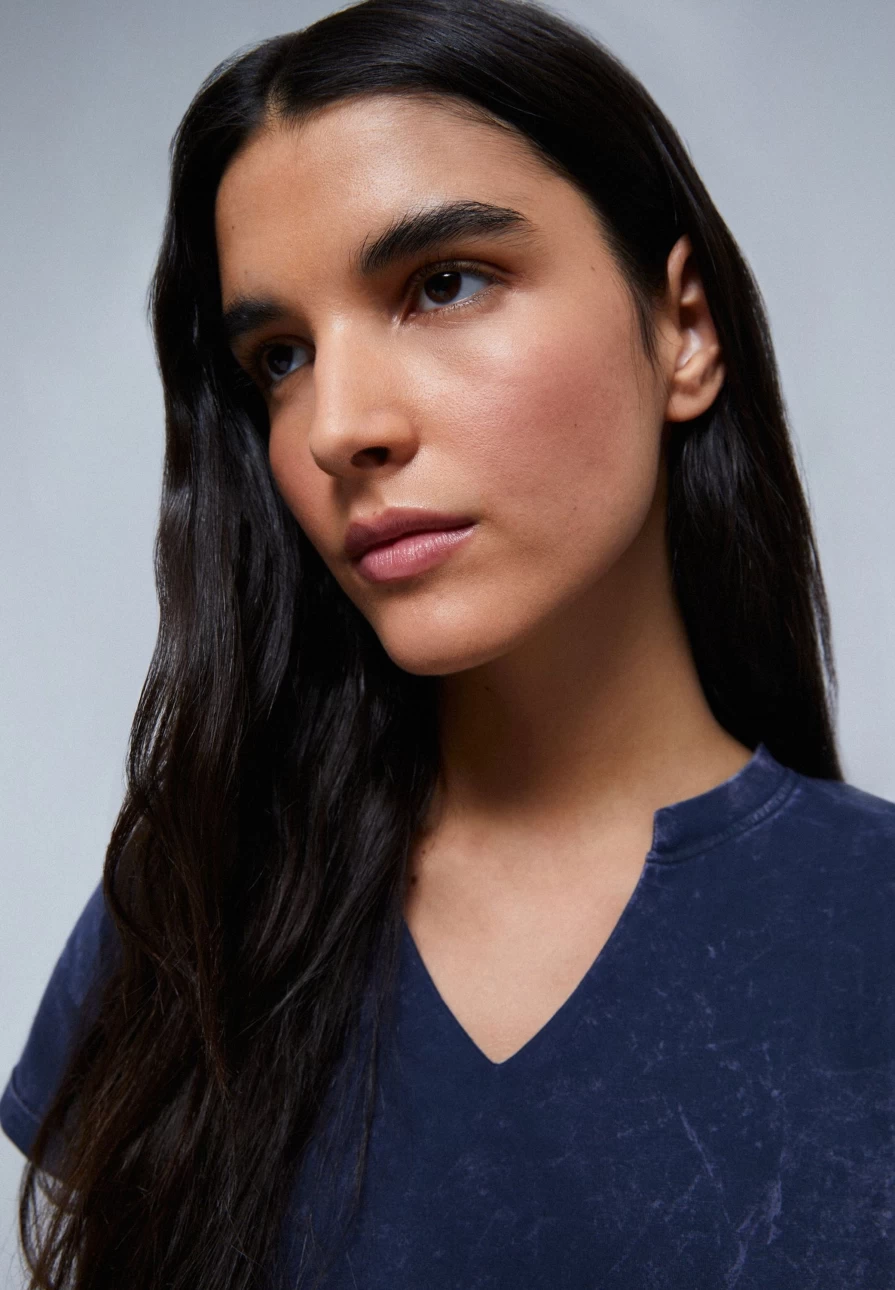 "ScalpersCompany Navy Skull Studded Faded T-Shirt for Women - Edgy Vintage Tee"