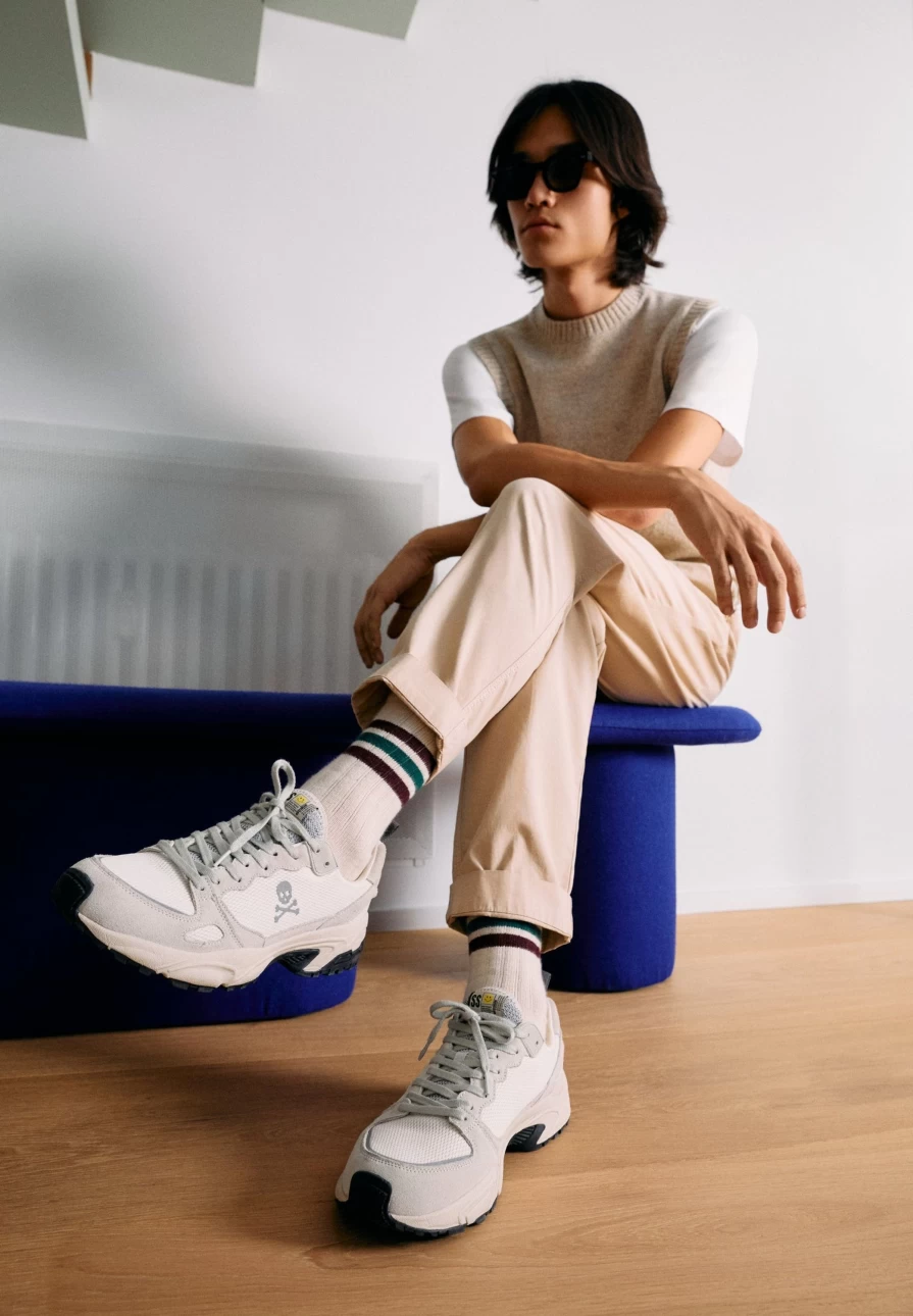 "ScalpersCompany Men's Lightweight Sneakers with Pronounced Sole for Comfort & Style"