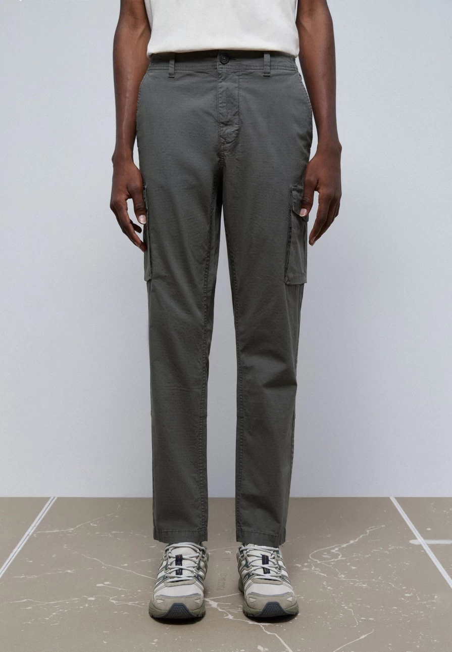"ScalpersCompany Men's Khaki Lightweight Cargo Trousers for Comfort & Style"