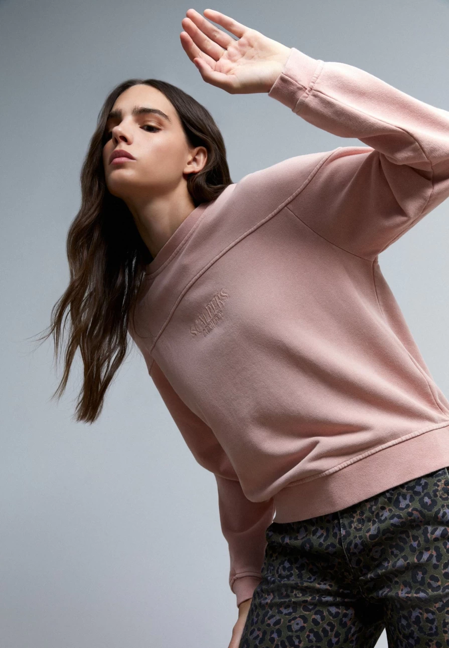 "ScalpersCompany Women's Faded Embroidered Logo Sweatshirt - Vintage Style Pullover"
