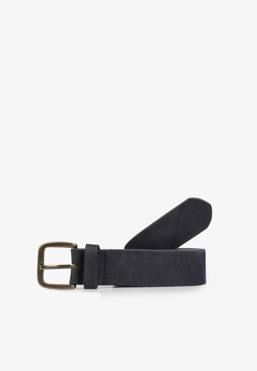 "ScalpersCompany Men's Soft Leather Belt with Skull Buckle - Stylish Gothic Accessory"