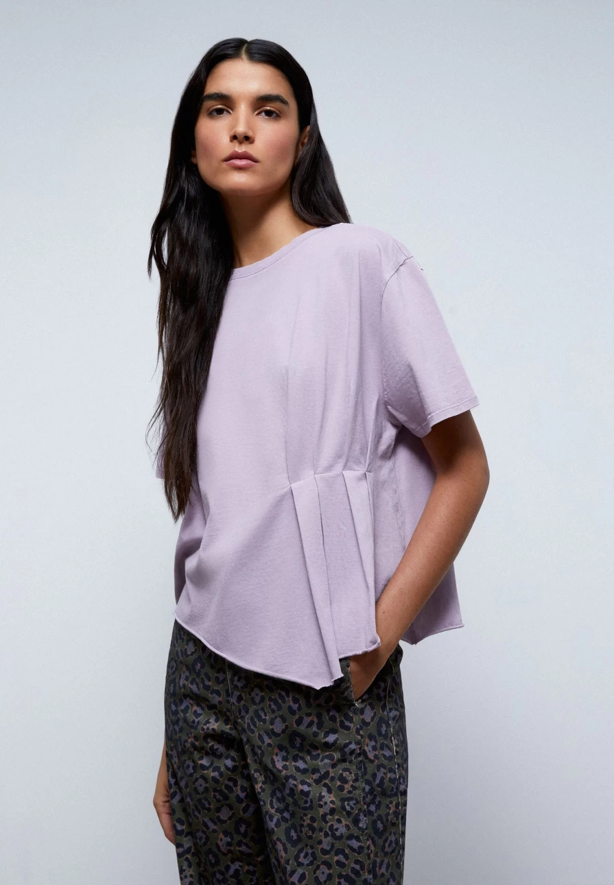 "ScalpersCompany Women's Lilac Faded T-Shirt with Side Pleat Detail"