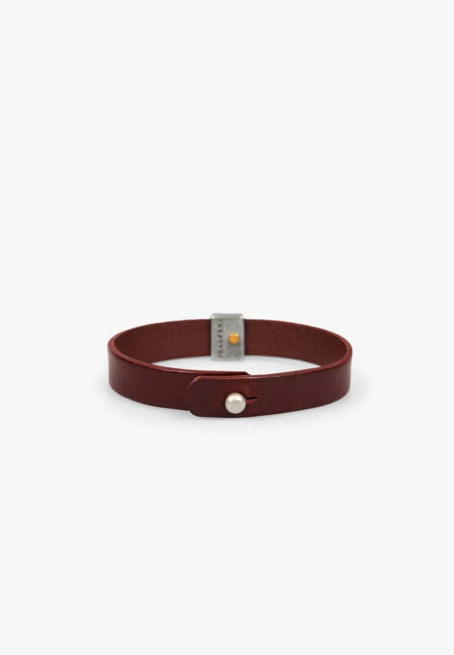 "ScalpersCompany Men's Genuine Leather Bracelet with Secure Loop Fastener"