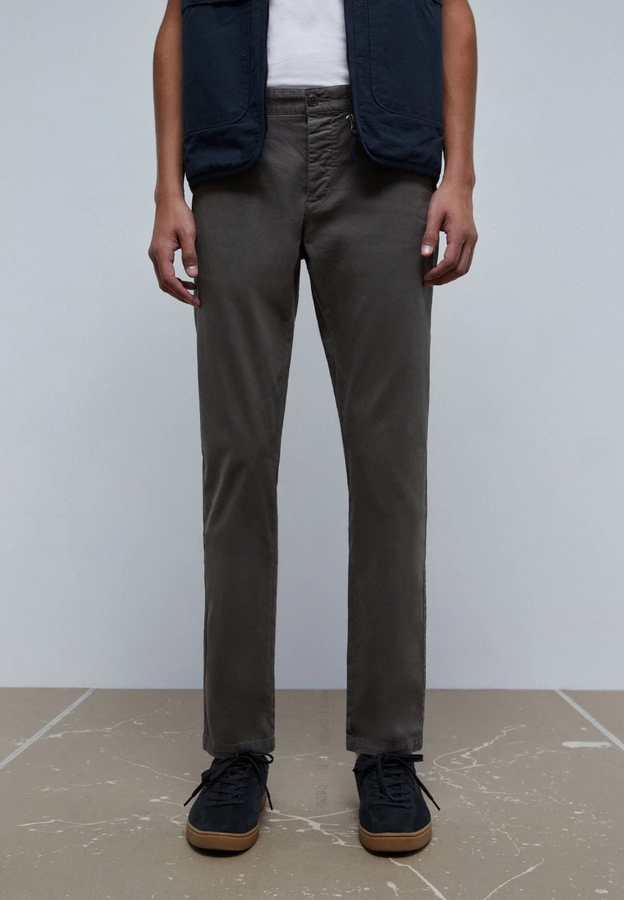 "ScalpersCompany Men's Casual Chino Trousers for Comfort & Style"