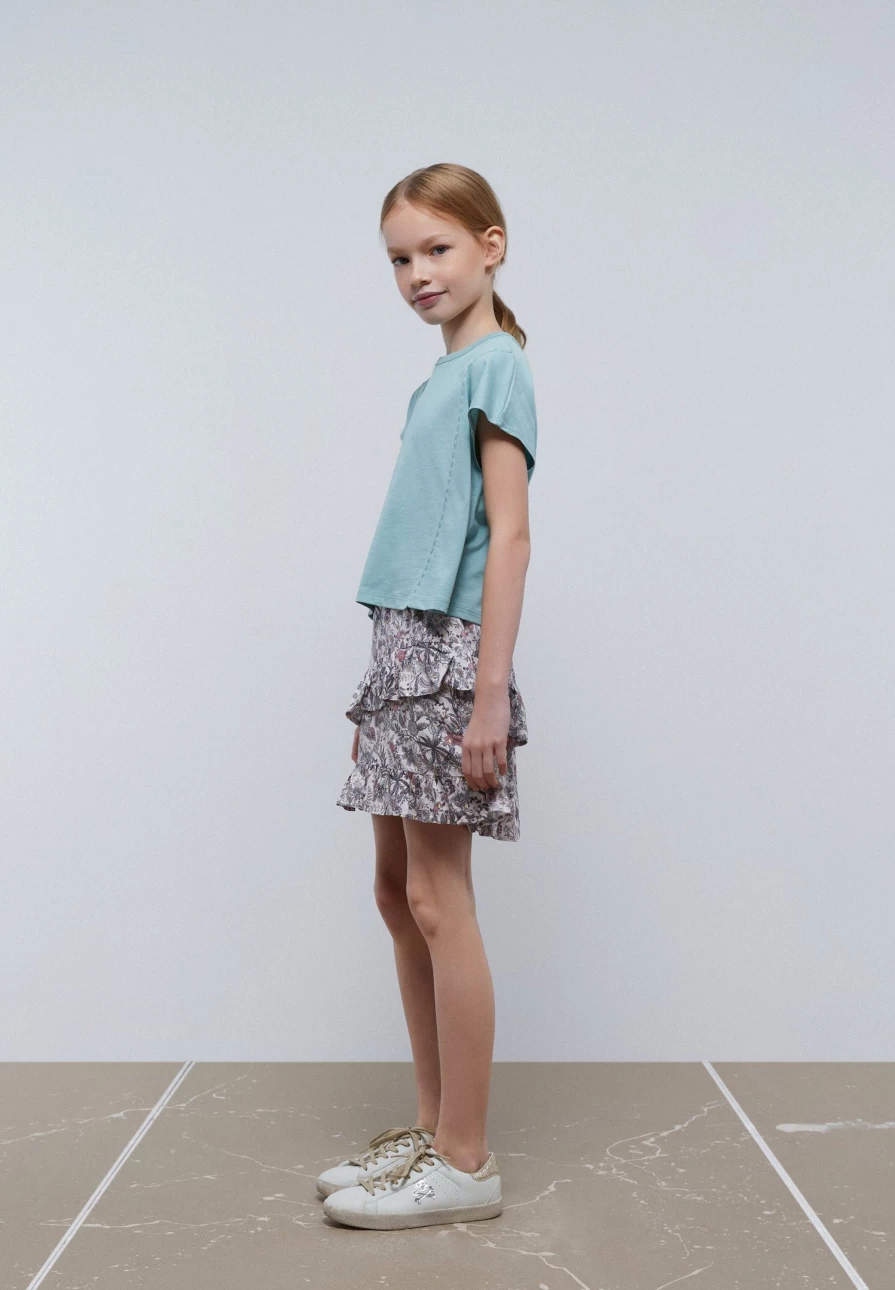 "ScalpersCompany Kids Duck Color Back Skull Graphic T-Shirt with Seam Detailing"