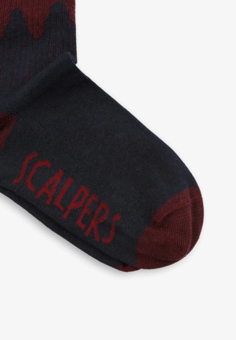 "ScalpersCompany Kids' Two-Tone Skull Print Socks - Fun & Stylish Children's Footwear"
