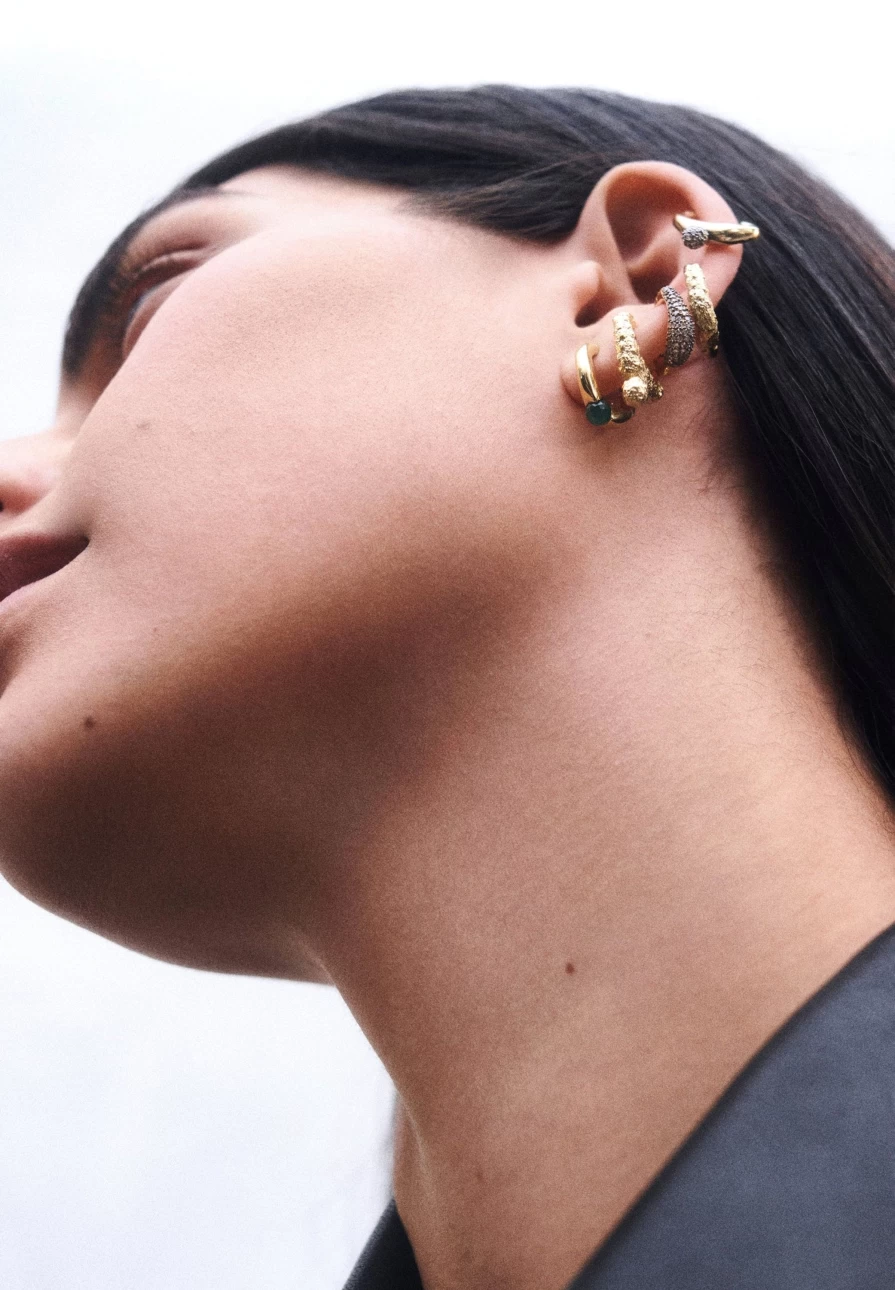 "ScalpersCompany Duna Single Hoop Earrings for Women – Pdpaola X Scalpers Collaboration"