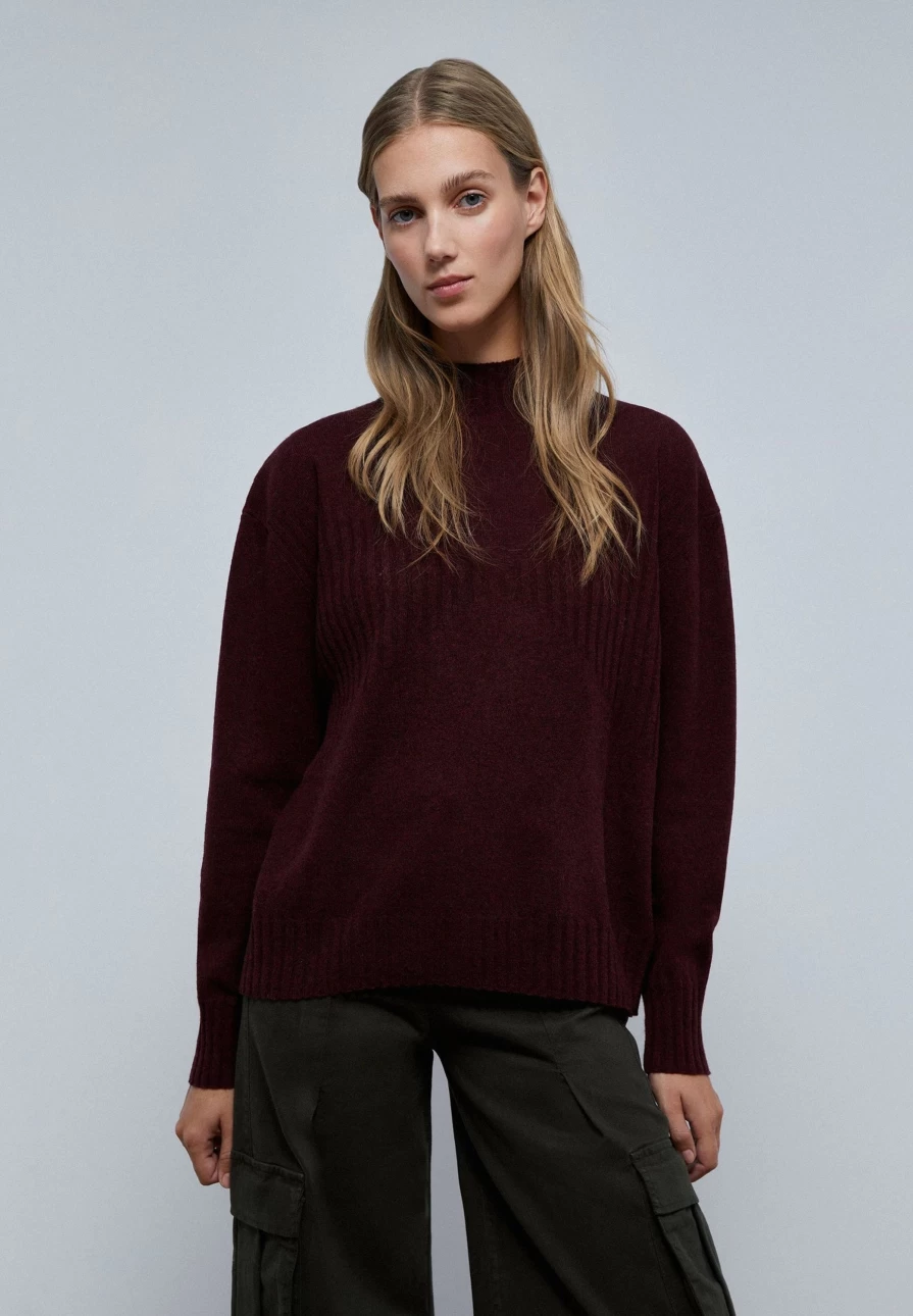 "ScalpersCompany Women's Ribbed Turtleneck Sweater - Stylish & Comfortable Knit Top"