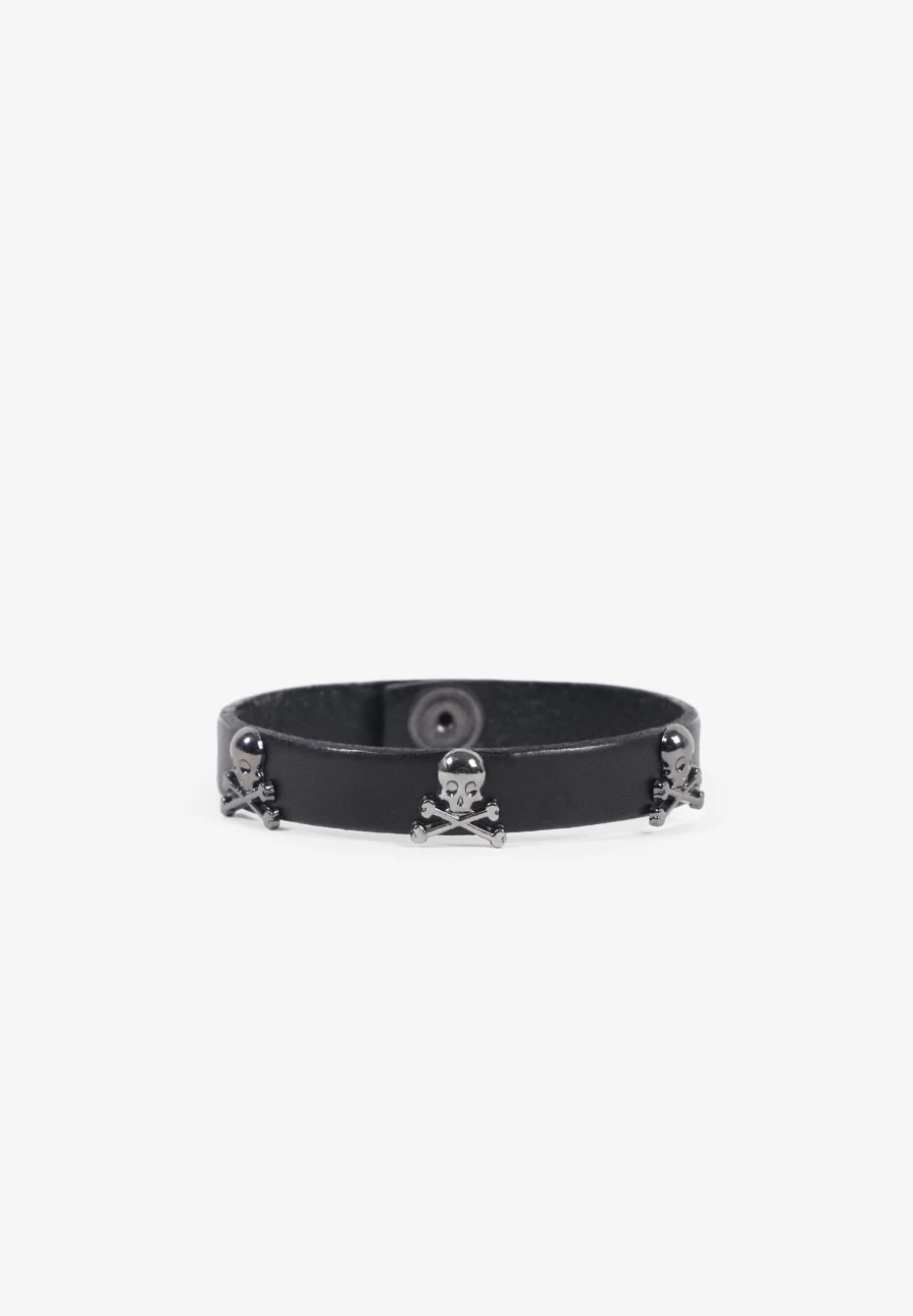 "ScalpersCompany Women's Gothic Leather Bracelet with Skull Charms - Edgy Fashion Jewelry"
