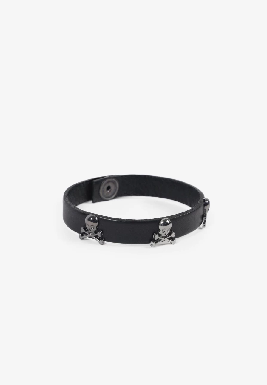 "ScalpersCompany Women's Gothic Leather Bracelet with Skull Charms - Edgy Fashion Jewelry"