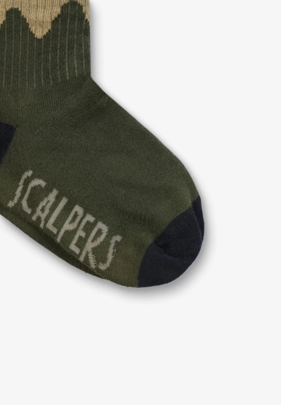 "ScalpersCompany Kids' Two-Tone Skull Print Socks – Fun & Stylish"