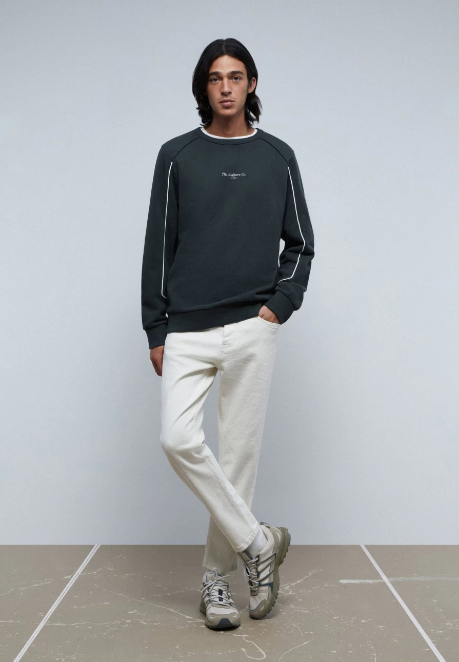 "ScalpersCompany Men's Contrast Piped Seam Sweatshirt - Stylish Comfort Fit"