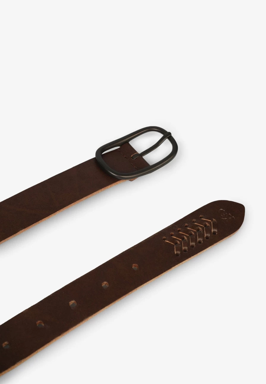 "ScalpersCompany Men's Brown Leather Belt with Stylish Die-Cut Details"