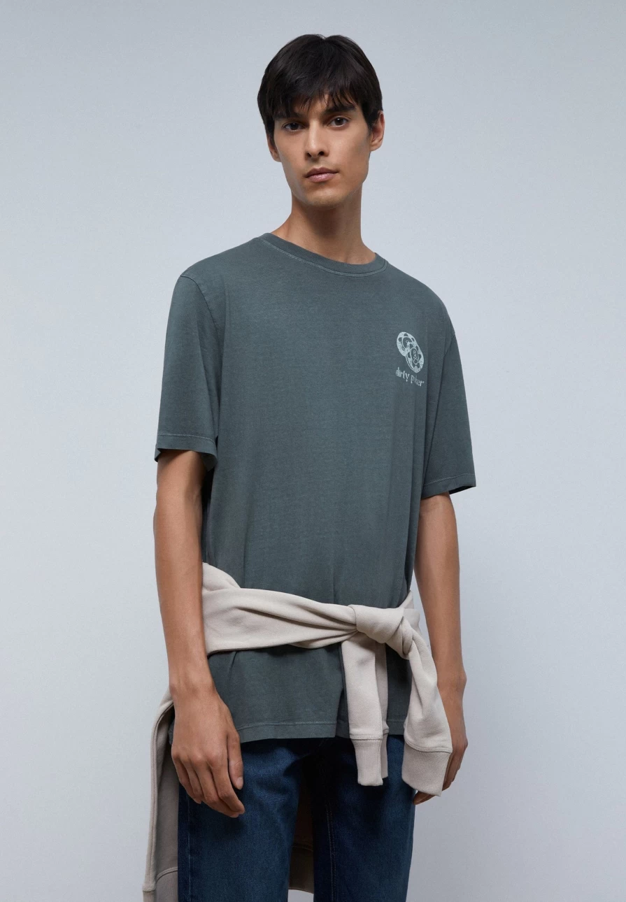 "ScalpersCompany Men's Vintage Poker Print Faded T-Shirt"