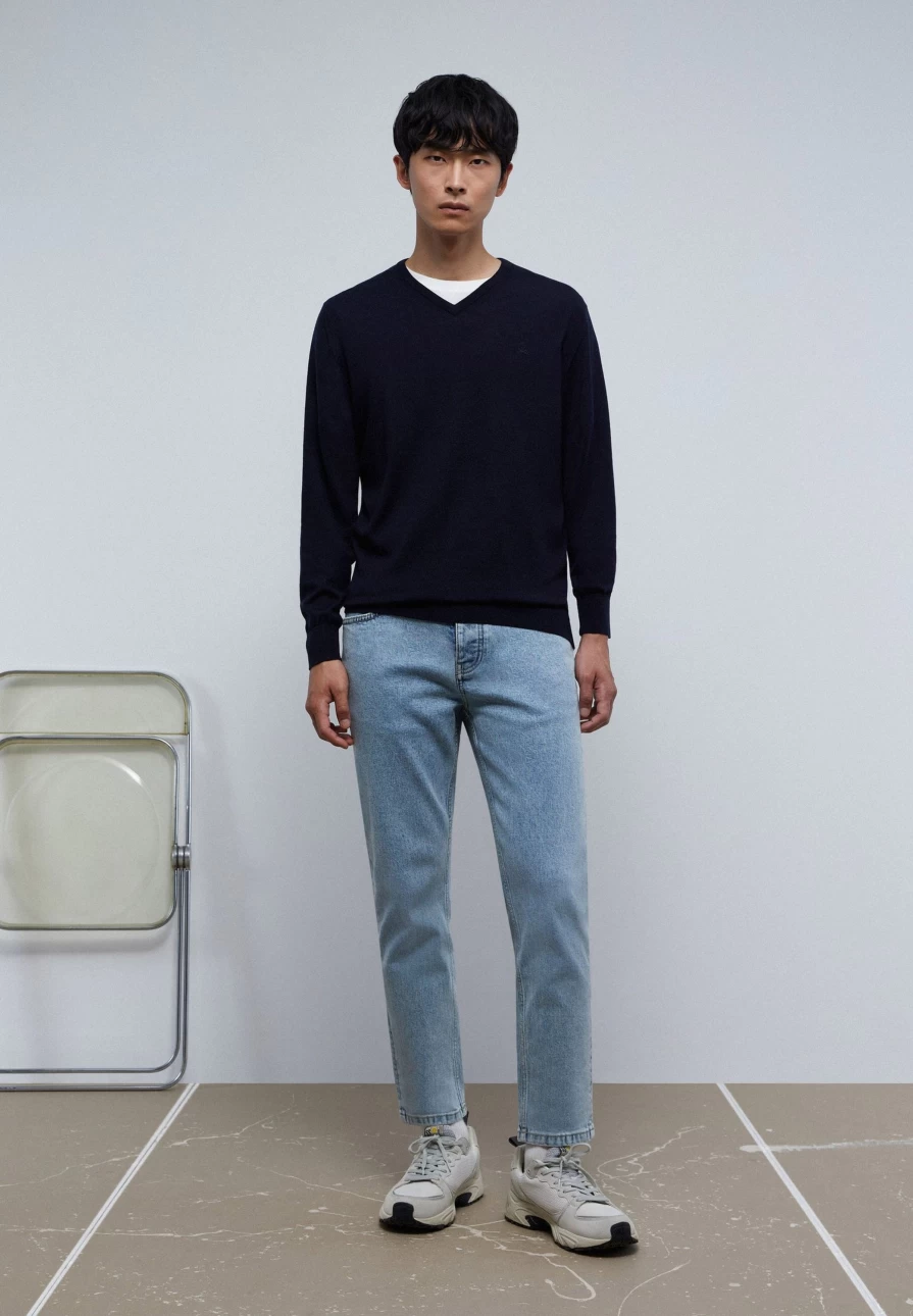 "ScalpersCompany Men's V-Neck Wool Sweater - Soft & Stylish Winter Knitwear"