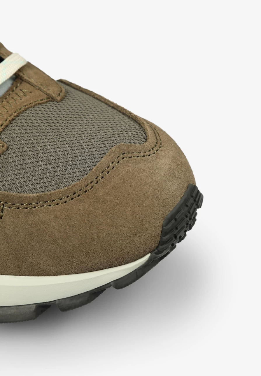 "ScalpersCompany Men's Wide Fit Sneakers – Comfortable Wide Sole Shoes for Men"