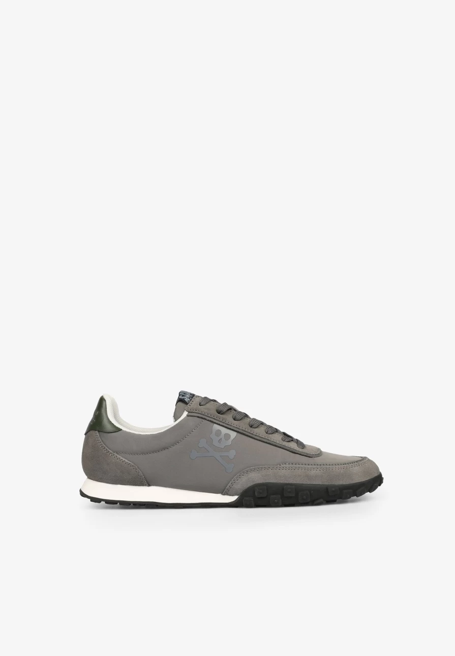 "ScalpersCompany Men's Low Top Sneakers with Skull Print - Gothic Streetwear Shoes"