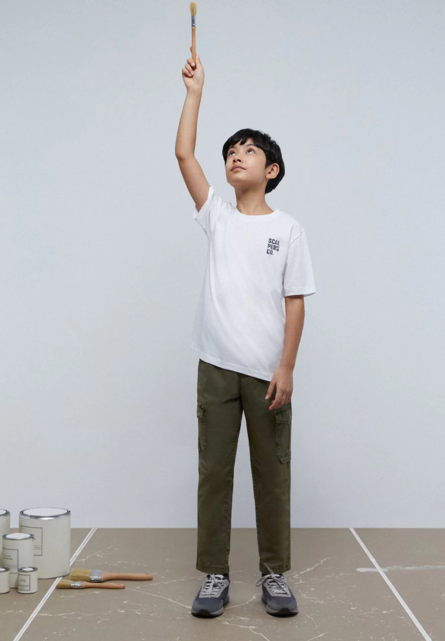 "ScalpersCompany Kids Minimalist Print Back T-Shirt - Comfortable Cotton Tee for Children"