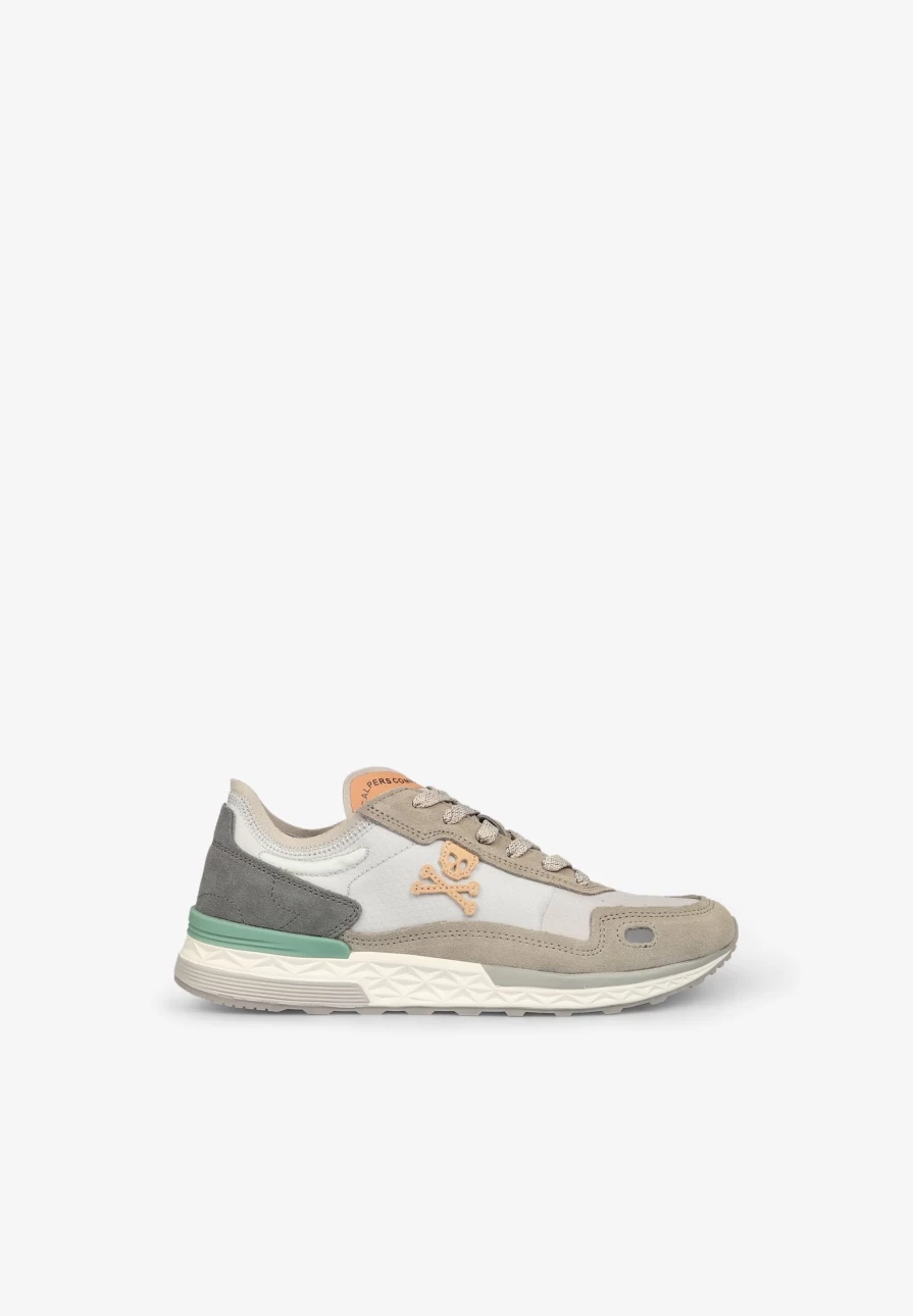 "ScalpersCompany Women's Three-Tone Suede Sneakers – Stylish Comfort for Everyday Wear"