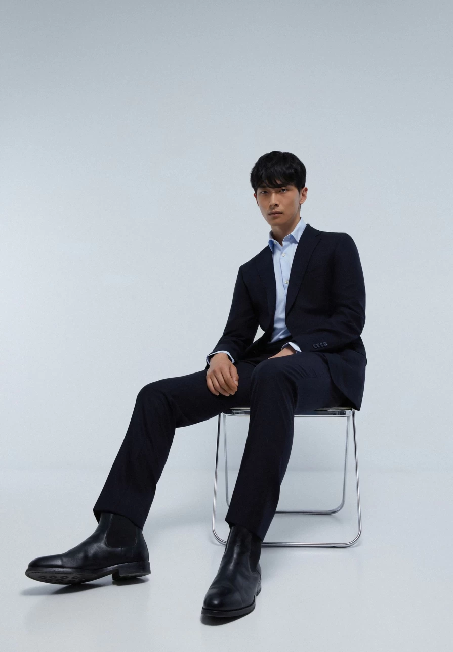 "ScalpersCompany Men's Dark Navy Wool Structured Suit – Premium Tailored Blazer"