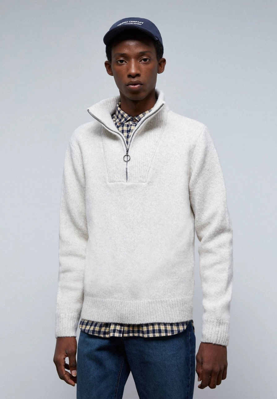 "ScalpersCompany Men's Premium Zip-Neck Sweater - High-Quality Zip-Up Knit Pullover"