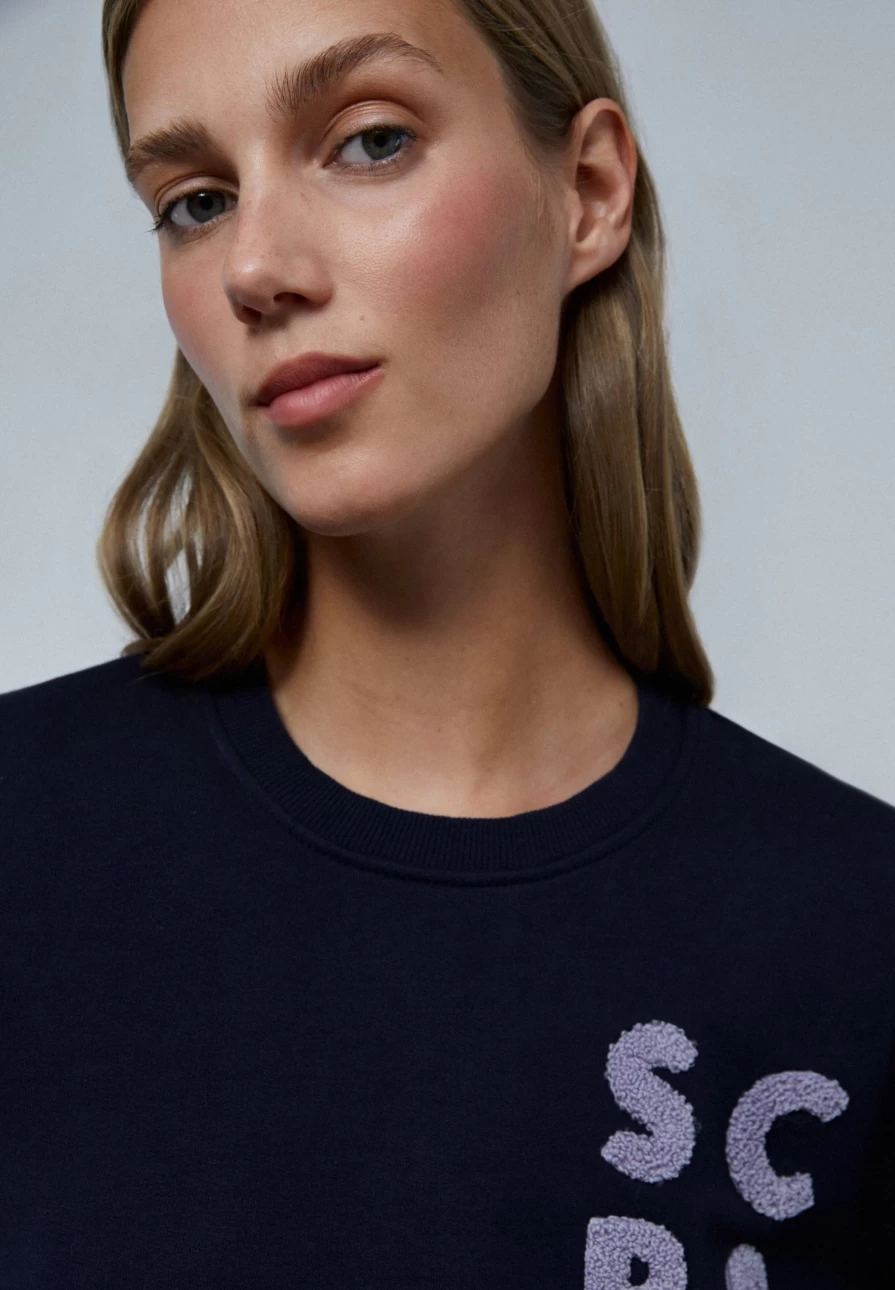"ScalpersCompany Women's Scalloped Logo Sweatshirt - Stylish Casual Pullover"