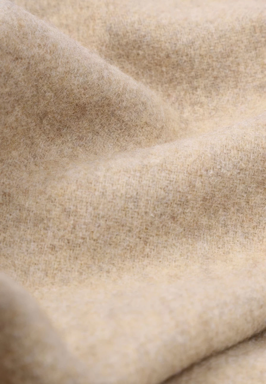 "ScalpersCompany Men's Luxury Italian Cashmere Scarf – Premium Winter Fashion Accessory"